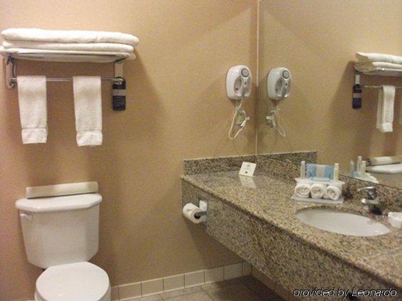 Express North By Ihg Hotel 3*